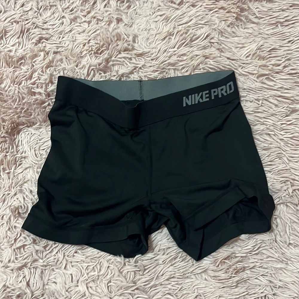 Niki short